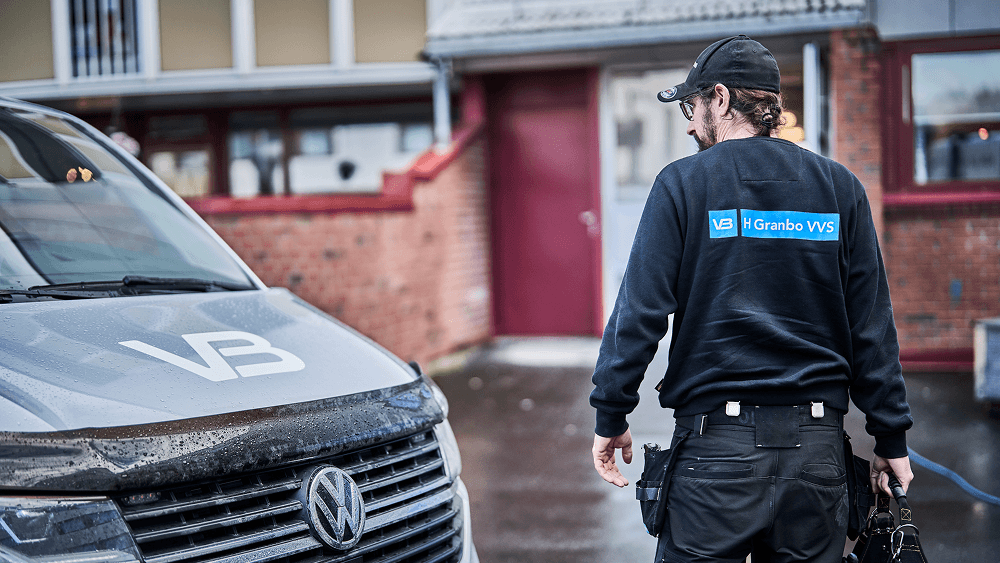 Slik håndterer dere rørstøy i borettslag og sameier